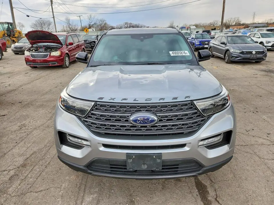 2022 FORD EXPLORER XLT  