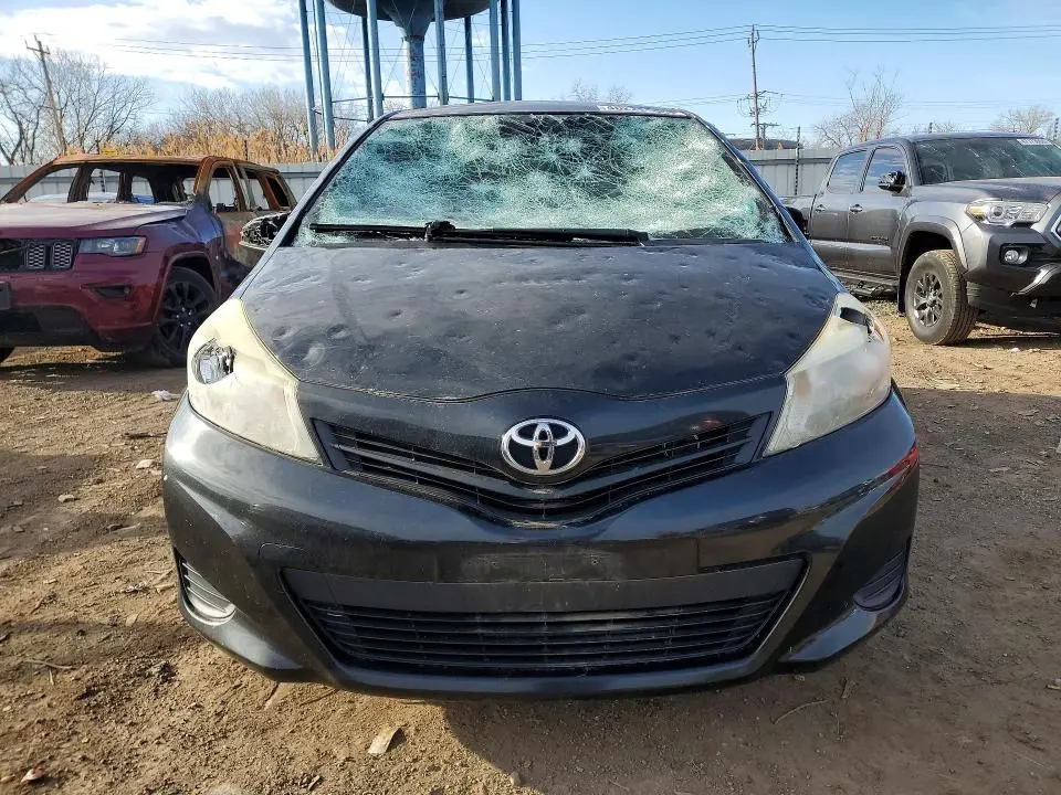 2013 TOYOTA YARIS 5-DOOR LE  