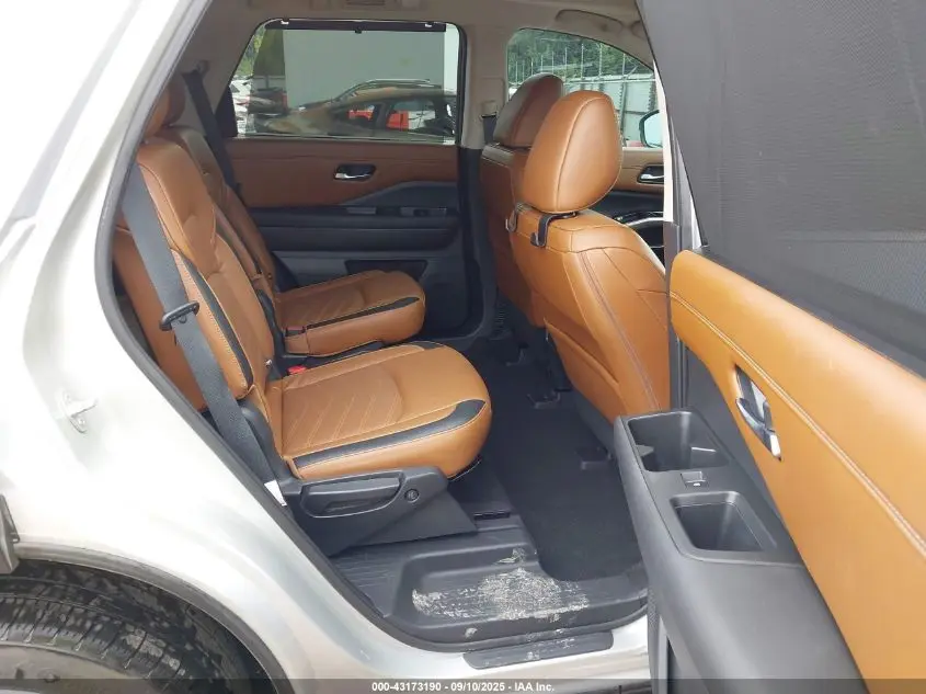 2023 NISSAN PATHFINDER PLATINUM 4WD