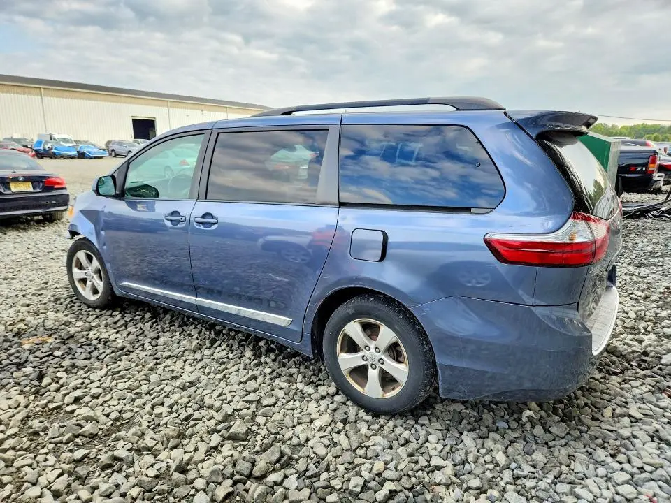 2016 TOYOTA SIENNA LE  