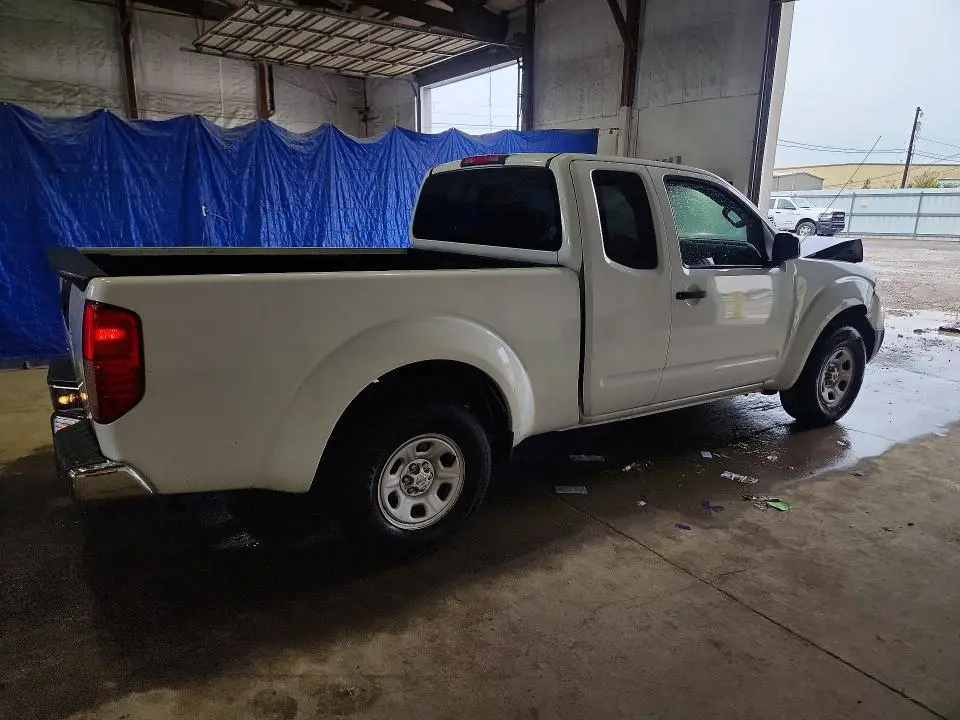 2013 NISSAN FRONTIER S  