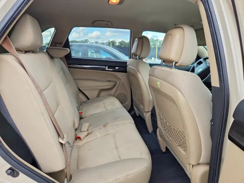 2011 KIA SORENTO LX  
