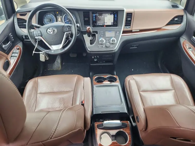 2015 TOYOTA SIENNA LIMITED PREMIUM 7-PASSENGER  