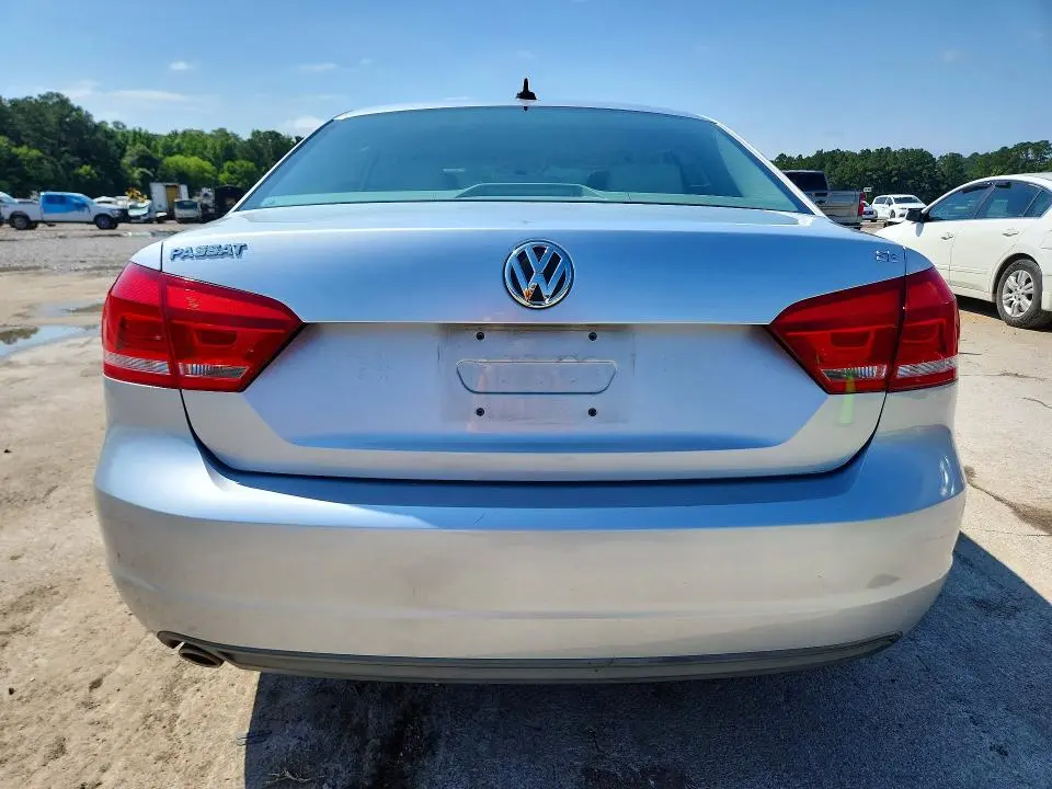 2012 VOLKSWAGEN PASSAT SE  