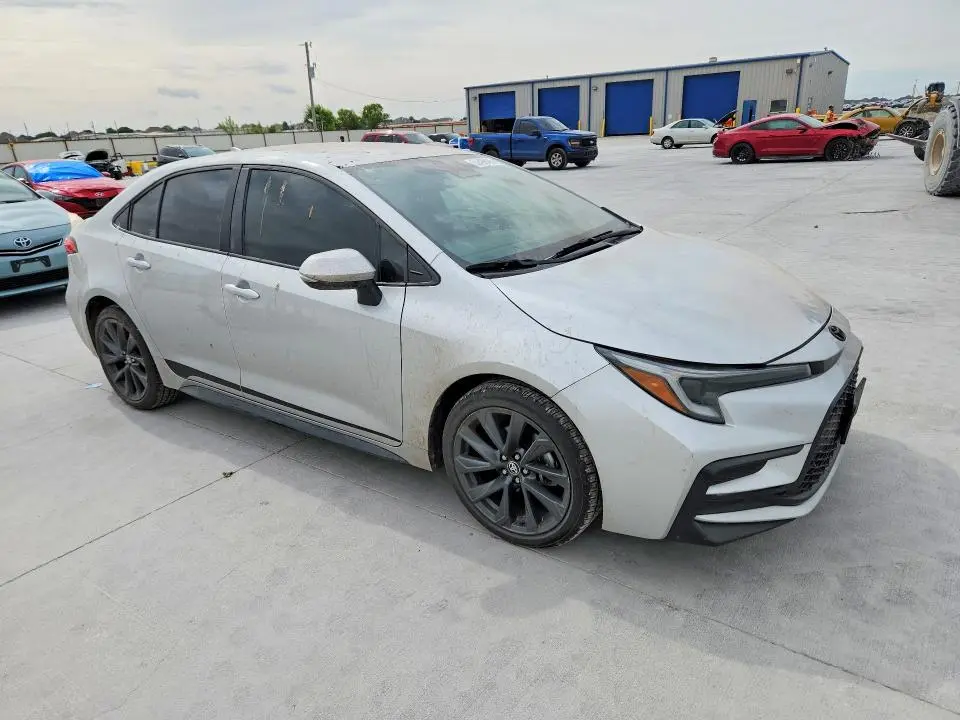 2024 TOYOTA COROLLA SE  