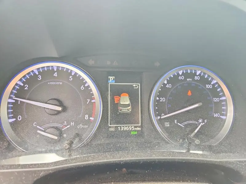 2018 TOYOTA HIGHLANDER SE  