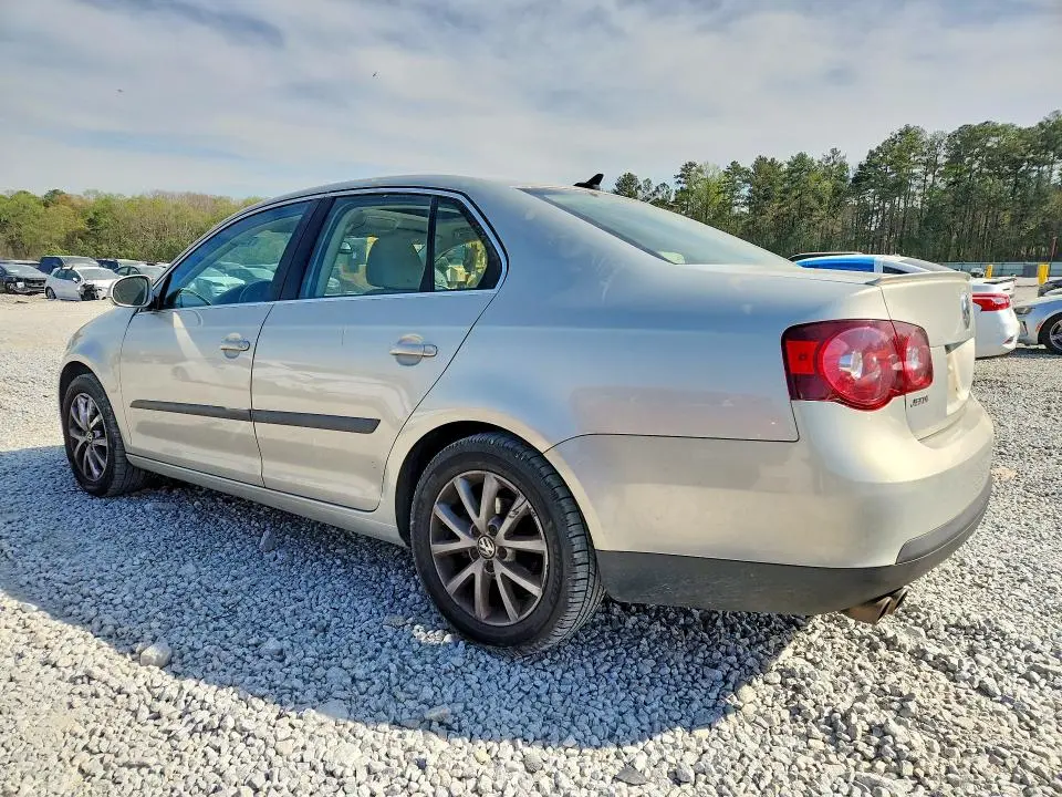 2010 VOLKSWAGEN JETTA SE  
