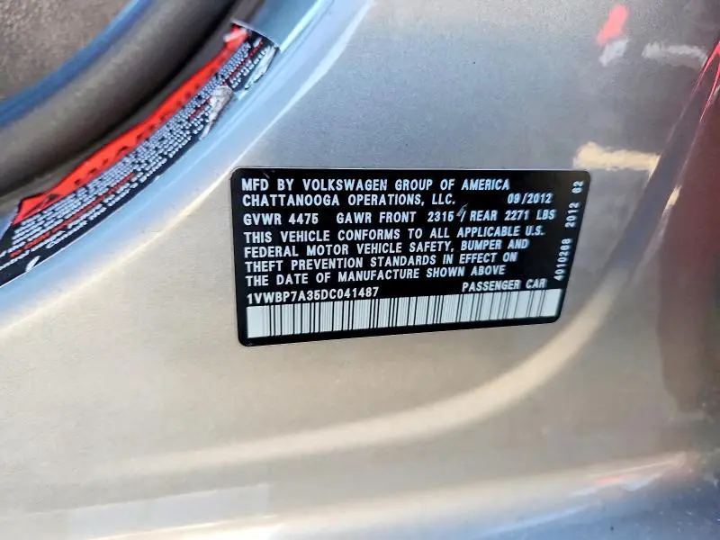 2013 VOLKSWAGEN PASSAT SE  