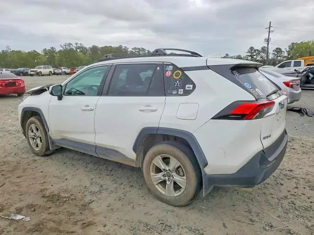 2021 TOYOTA RAV4 XLE  