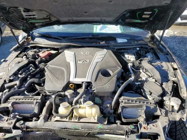 2018 INFINITI Q60 LUXE 300  