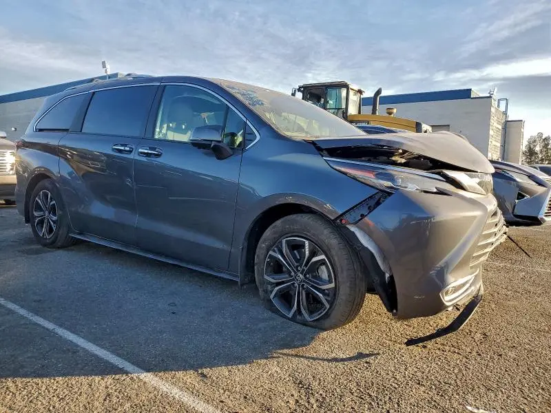 2025 TOYOTA SIENNA LIMITED  