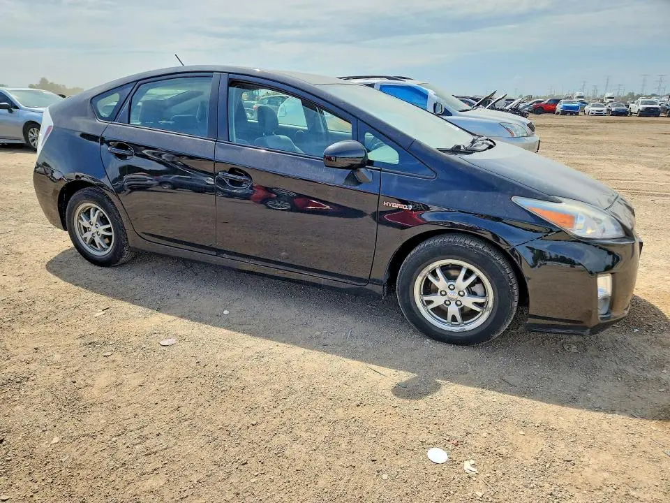 2010 TOYOTA PRIUS III  