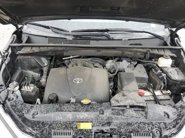 2017 TOYOTA HIGHLANDER LE  