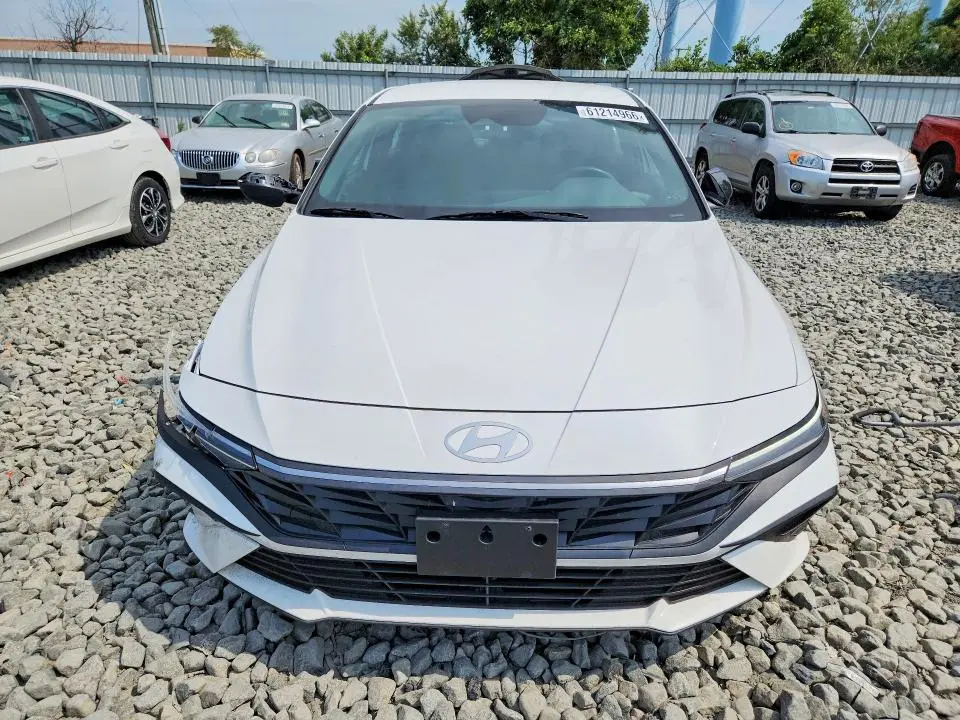 2025 HYUNDAI ELANTRA SEL SPORT  