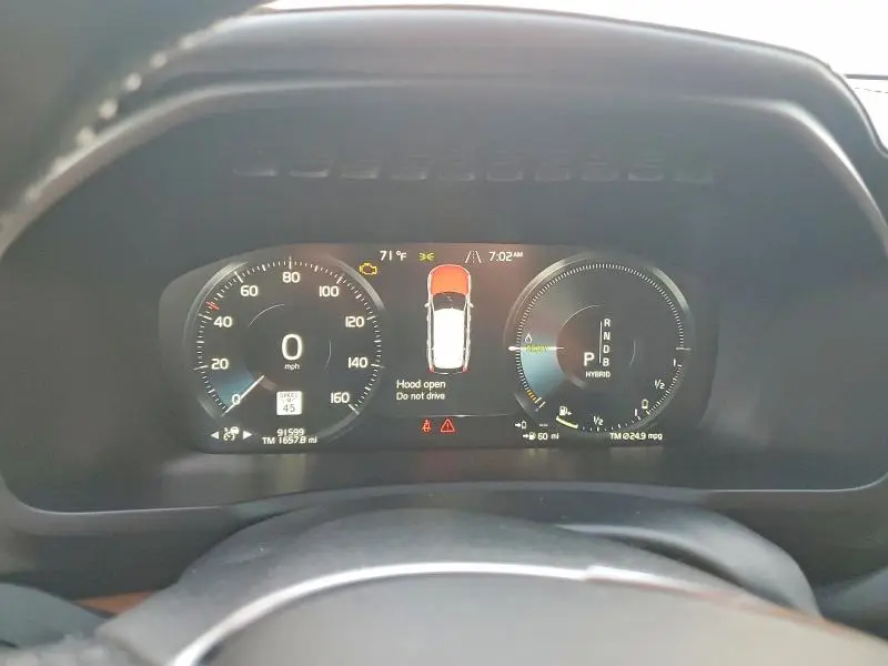 2017 VOLVO XC90 T8  