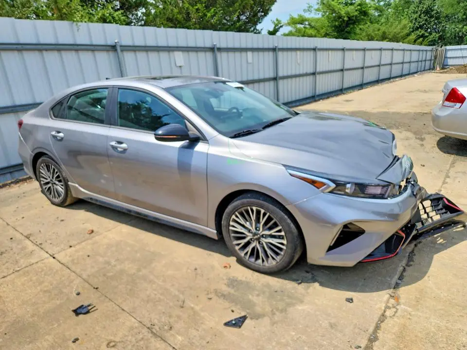 2024 KIA FORTE GT LINE  