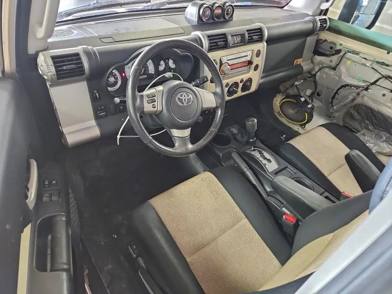 2010 TOYOTA FJ CRUISER   