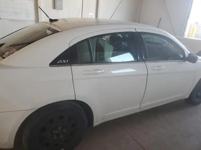 2012 CHRYSLER 200 LX