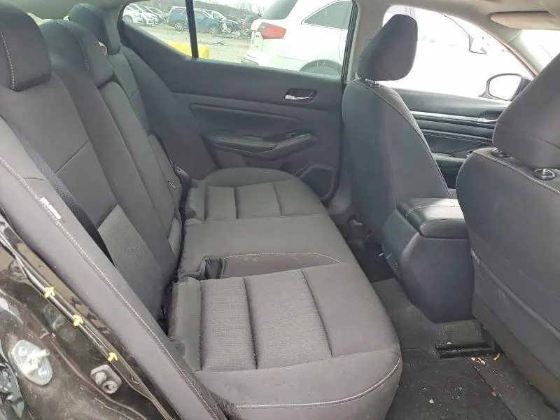 2022 NISSAN ALTIMA SV  