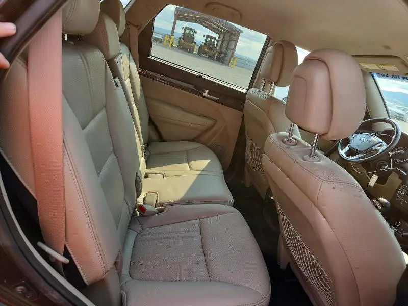 2015 KIA SORENTO LX  