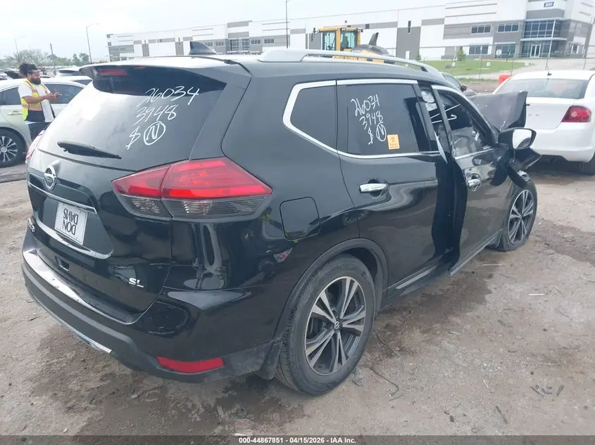 2017 NISSAN ROGUE SL