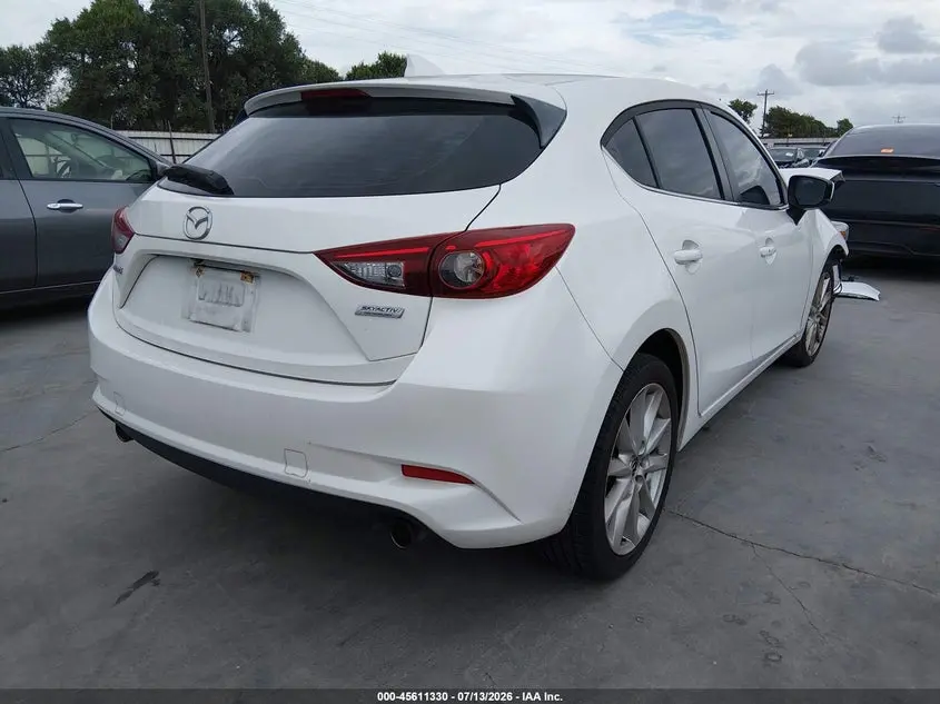 2017 MAZDA MAZDA3 GRAND TOURING
