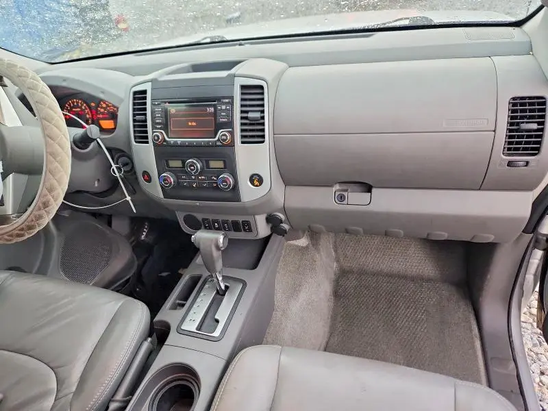 2016 NISSAN FRONTIER SV  