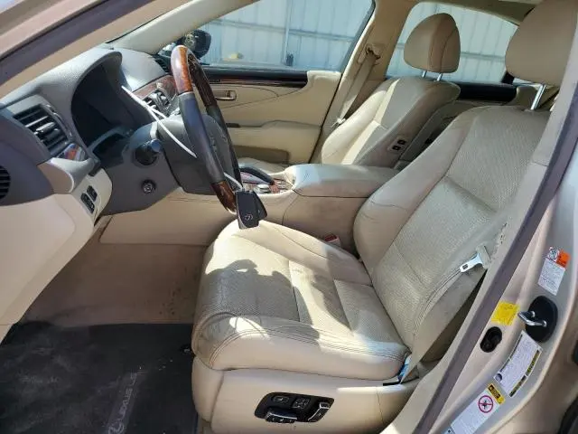 2016 LEXUS LS 460  