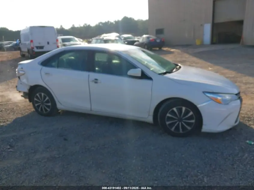 2015 TOYOTA CAMRY HYBRID LE