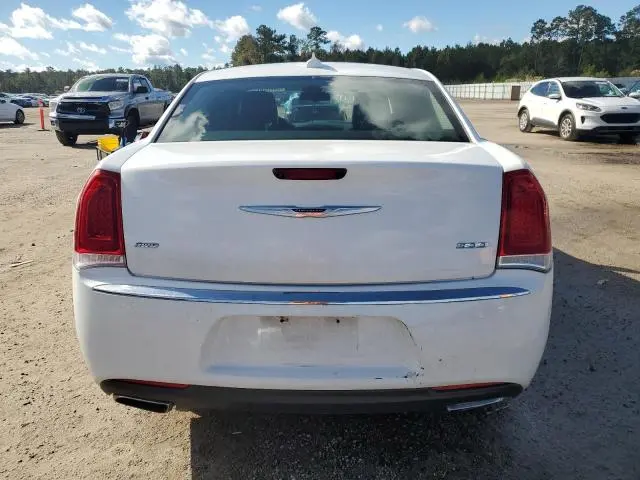 2017 CHRYSLER 300 LIMITED  