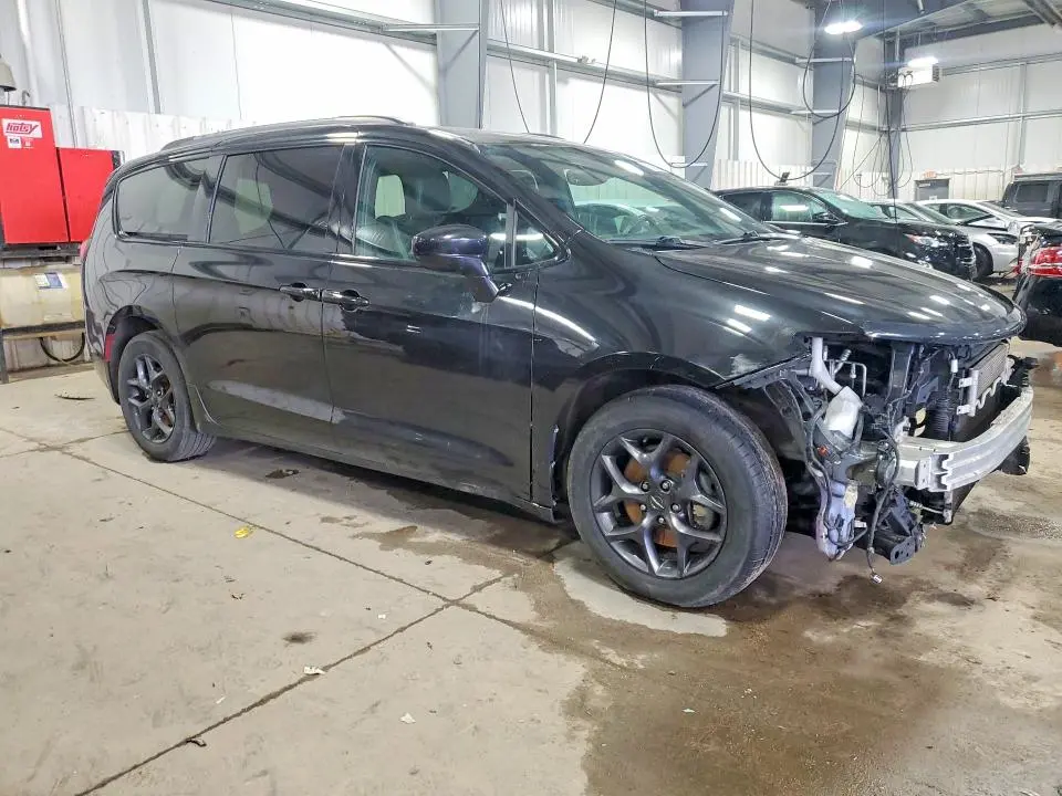 2019 CHRYSLER PACIFICA TOURING L PLUS  