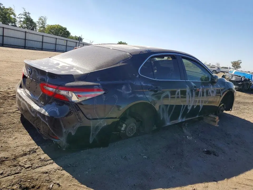 2018 TOYOTA CAMRY SE  