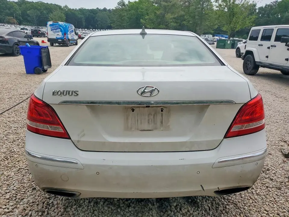 2013 HYUNDAI EQUUS SIGNATURE  