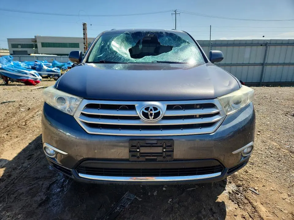 2013 TOYOTA HIGHLANDER LIMITED  