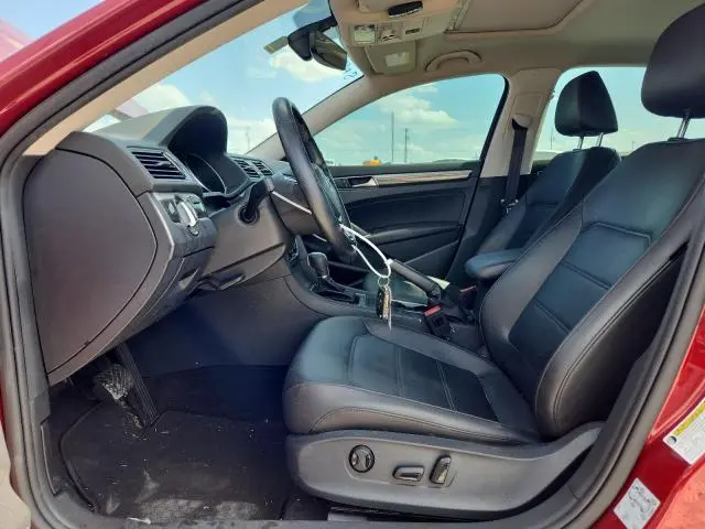 2018 VOLKSWAGEN PASSAT SE  