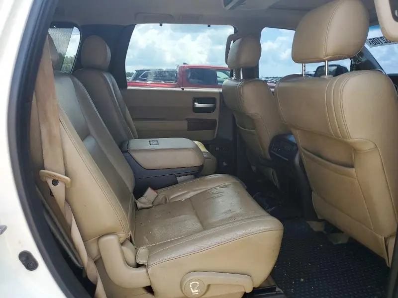 2010 TOYOTA SEQUOIA PLATINUM  