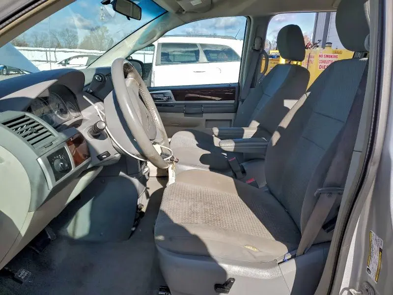 2010 CHRYSLER TOWN & COUNTRY TOURING  