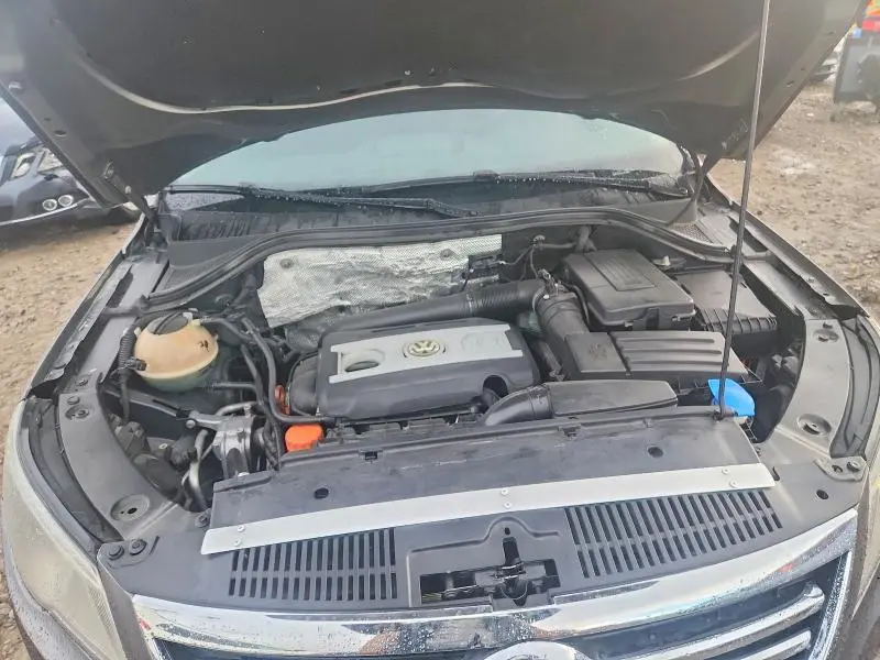 2011 VOLKSWAGEN TIGUAN S  