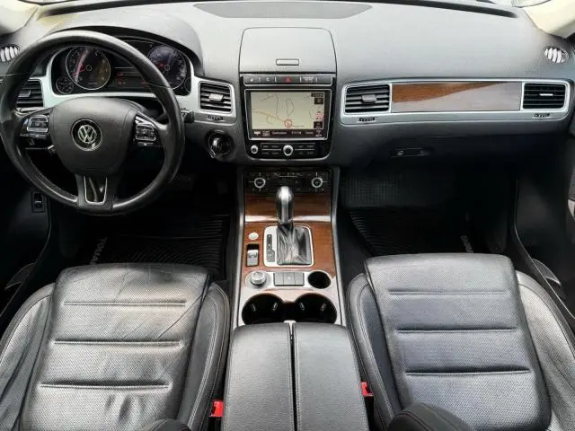 2016 VOLKSWAGEN TOUAREG SPORT  