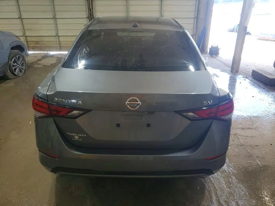 2022 NISSAN SENTRA SV  