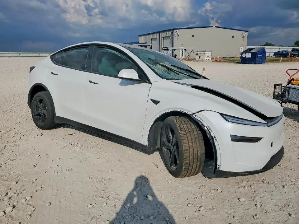 2026 TESLA MODEL Y   