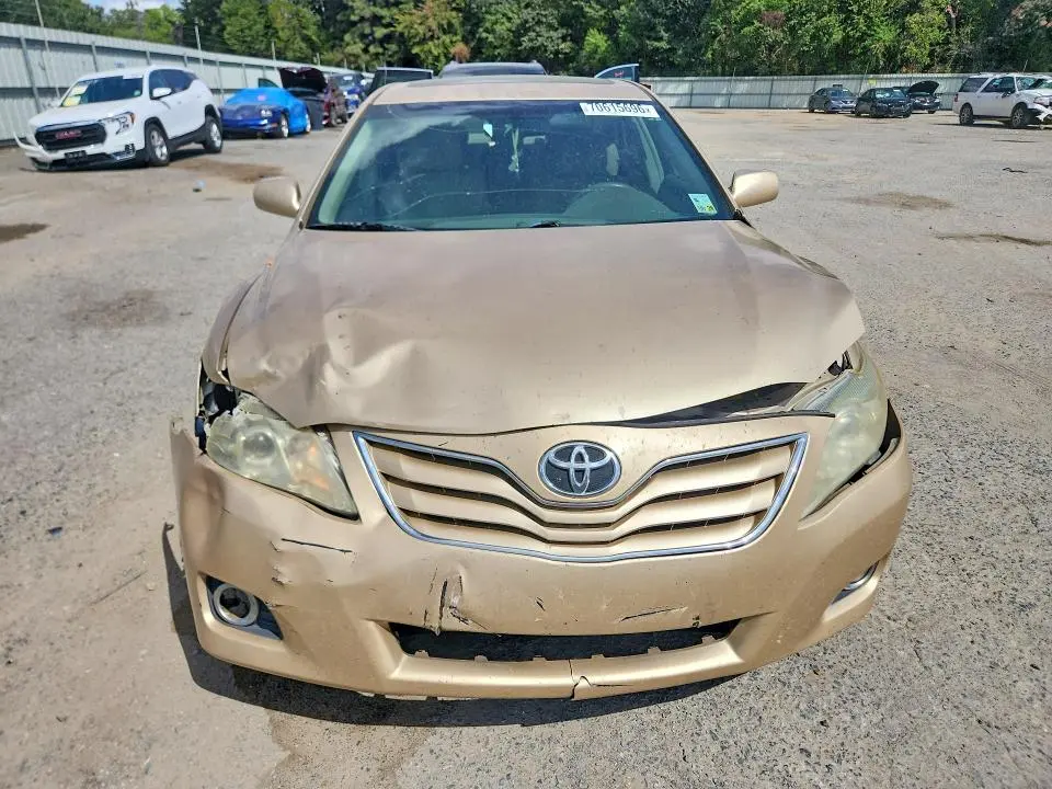 2011 TOYOTA CAMRY LE  