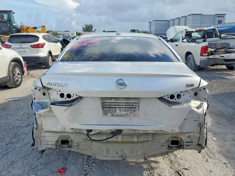 2019 NISSAN ALTIMA SR  