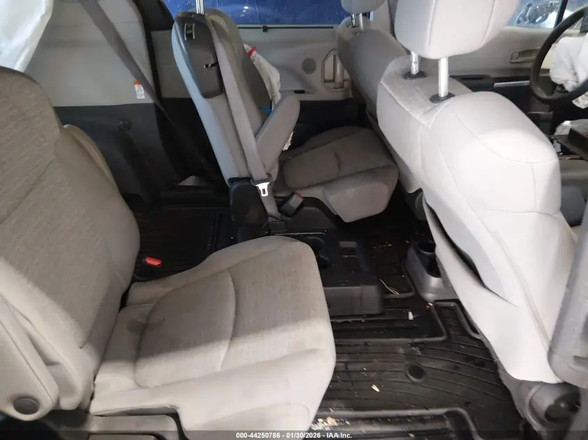 2023 TOYOTA SIENNA LE