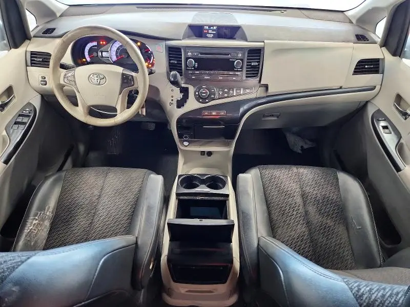 2011 TOYOTA SIENNA SPORT  