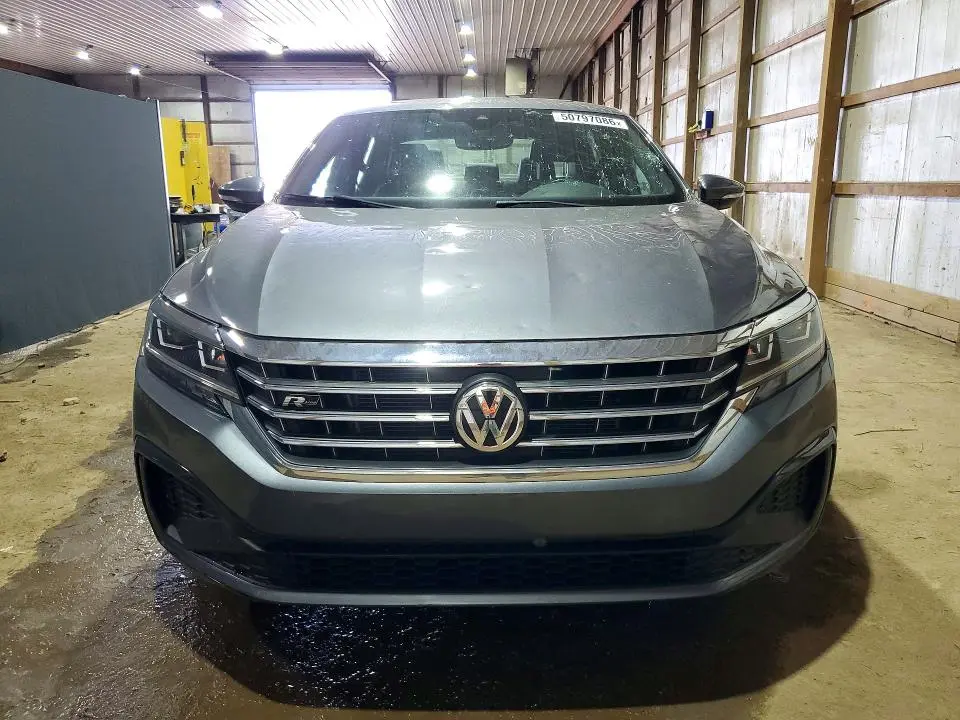 2021 VOLKSWAGEN PASSAT   