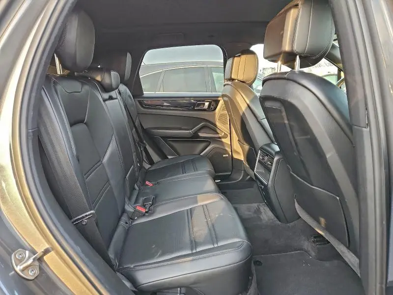 2019 PORSCHE CAYENNE   