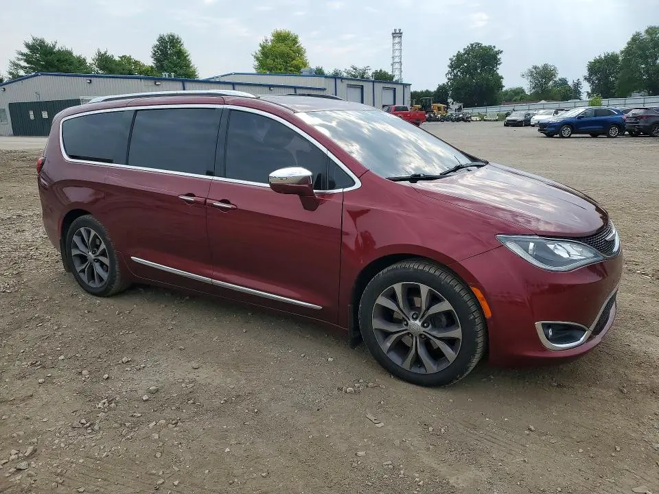 2017 CHRYSLER PACIFICA LIMITED  
