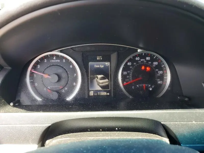 2016 TOYOTA CAMRY SE  