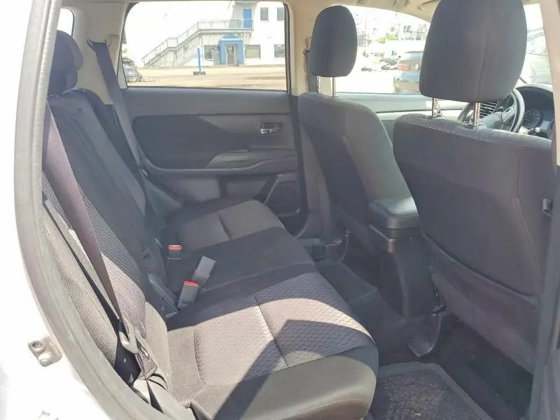 2014 MITSUBISHI OUTLANDER ES  
